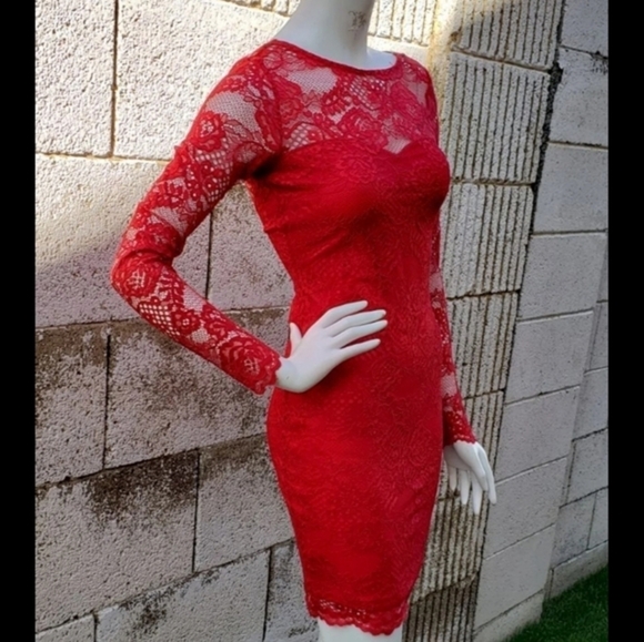 Very Sexy ‎ Dress - Picture 3 of 5